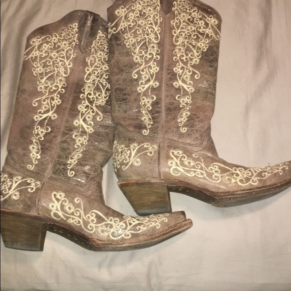 Corral boots